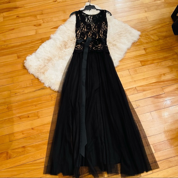 NEW Stunning Black Lace Dress - Picture 8 of 15